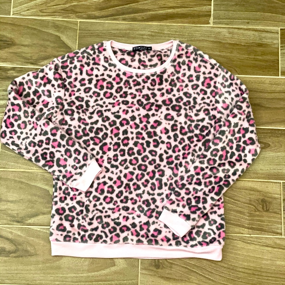 Women’s leopard sweatshirt